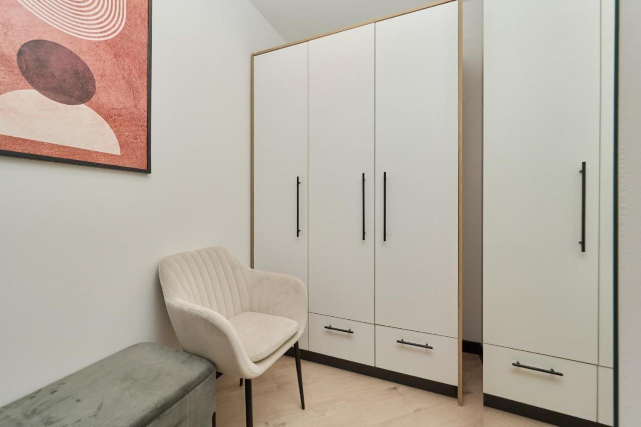 Wroclavia Apartments Dyrekcyjna By Noclegi Renters Wrocław Exteriör bild