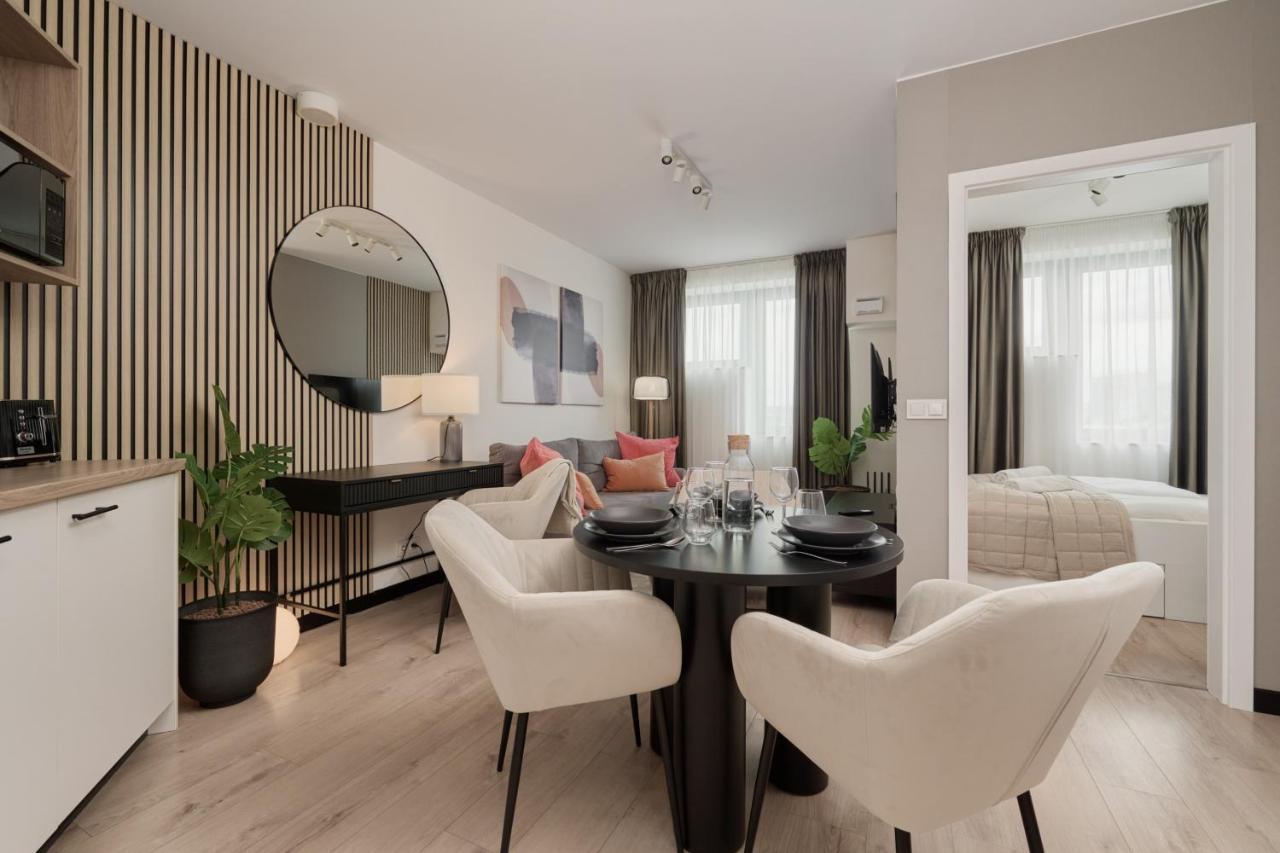 Wroclavia Apartments Dyrekcyjna By Noclegi Renters Wrocław Exteriör bild