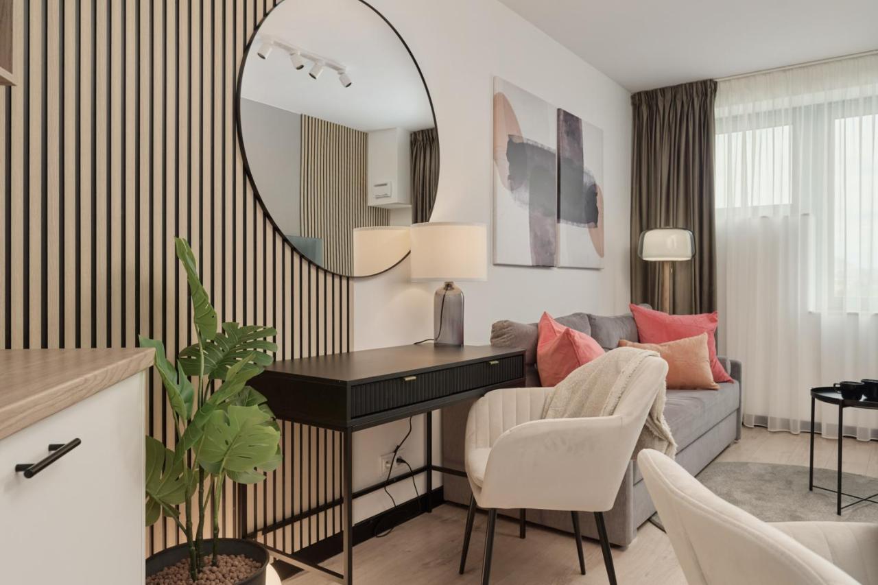 Wroclavia Apartments Dyrekcyjna By Noclegi Renters Wrocław Exteriör bild